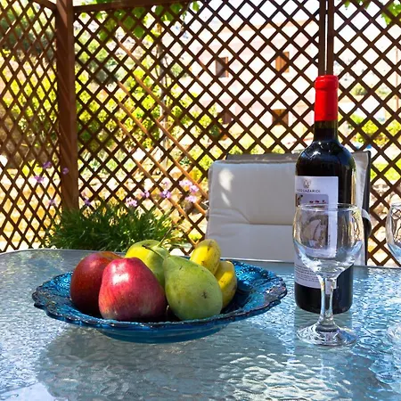 The Vegghera House * سيمي