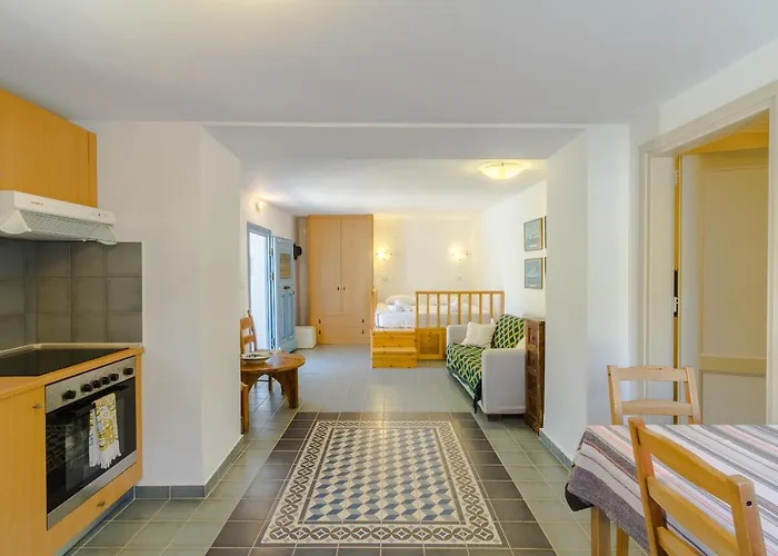 The Vegghera House سيمي