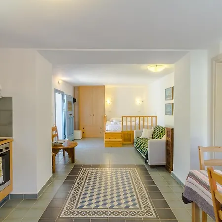 The Vegghera House סימי