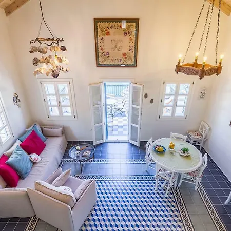 The Vegghera House Case de vacanță