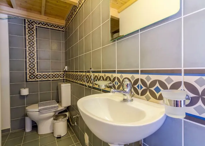 The Vegghera House בית נופש סימי